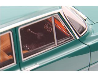 Alfa Romeo Giulia Super 1969 VERDE PINO Laudoracing 1:18 Resinemodell (Türen, Motorhaube... nicht zu öffnen!)